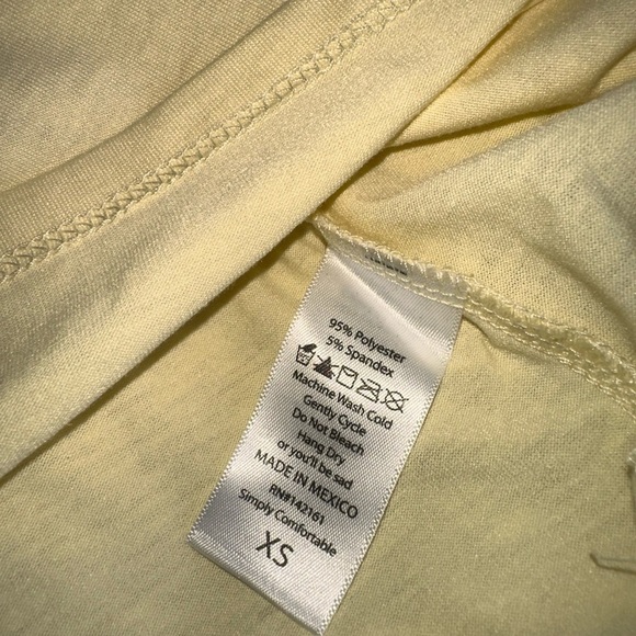 Lularoe XS yellow Liv Graphic T. orange trim “Nowhere to go but Everywhere”. - Picture 6 of 7